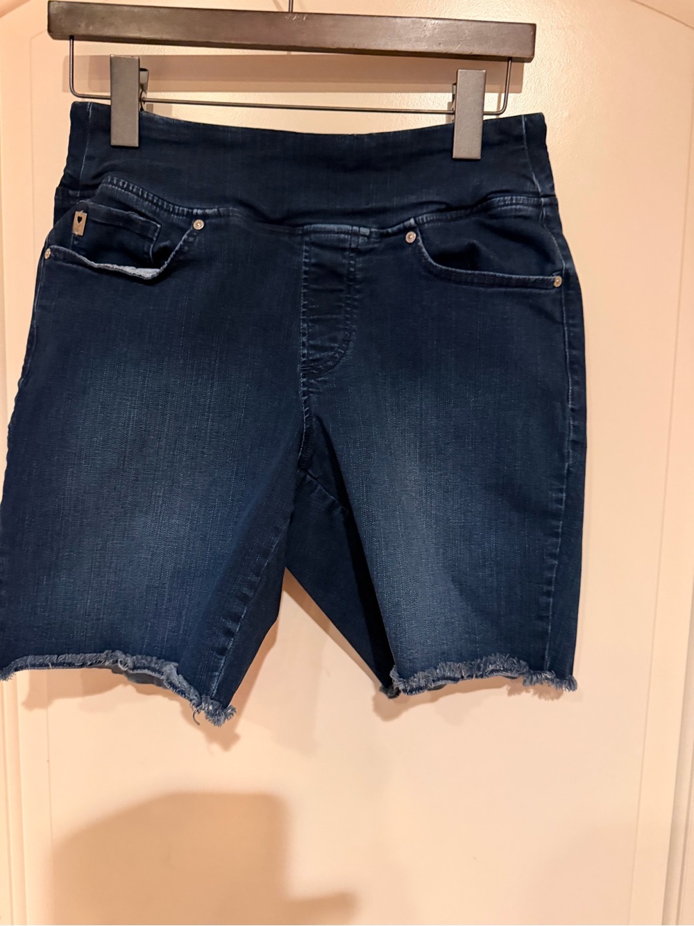 Dark Blue Denim Bermuda Shorts - Womens Belle Kim Gravel cutoff style size 8 EUC
